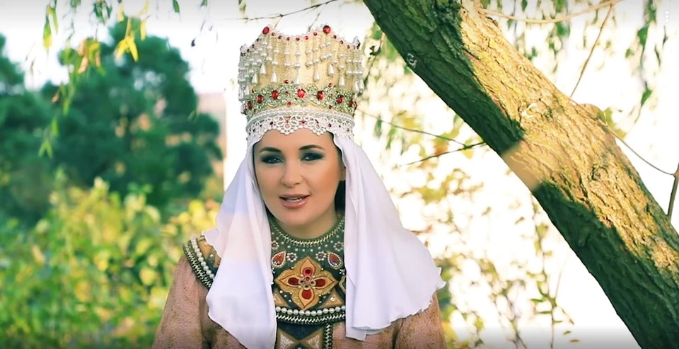 Певица и композитор Ольга Варвус представила новый клип на песню «Мы стояли на Угре». Фото: кадр видео.
