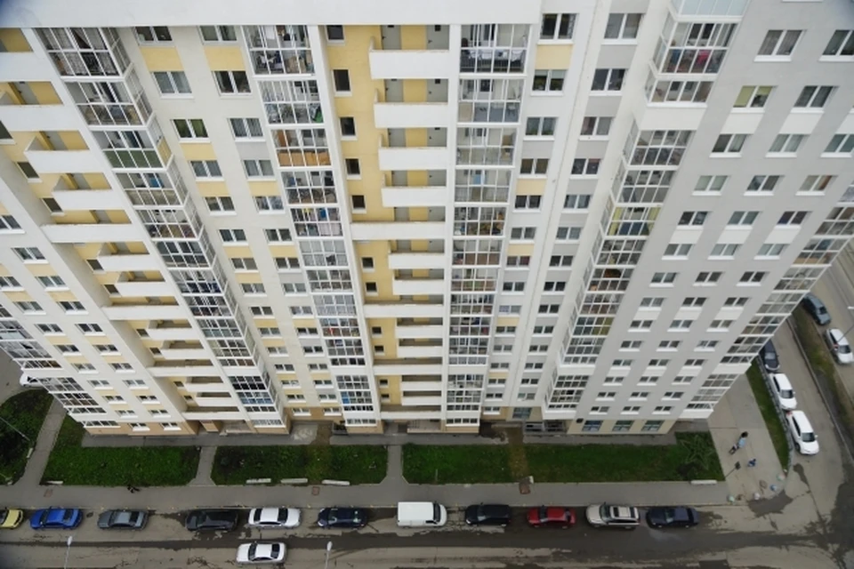 Подростки гуляют по крышам многоэтажек, а не в ТЦ.
