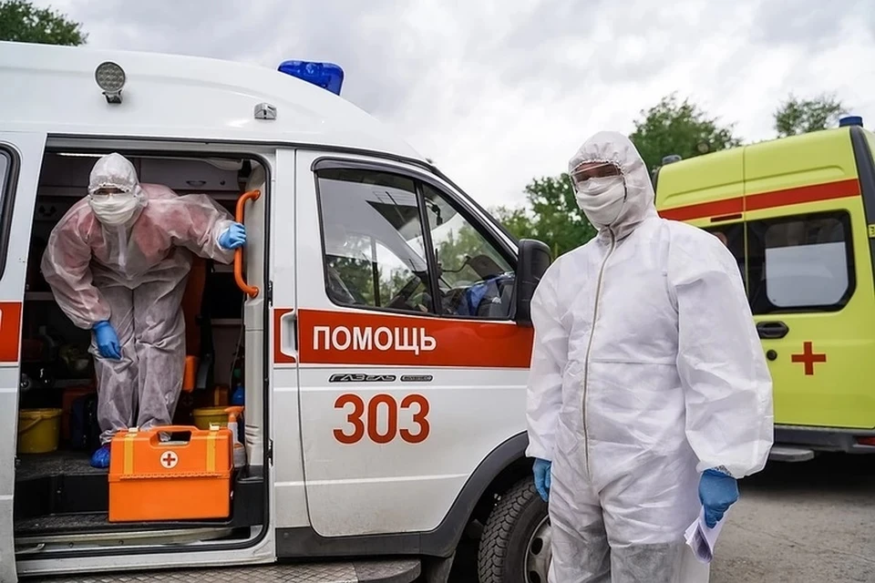 Кроме того, медики ДНР продолжают бороться с волной больных вирусной пандемией