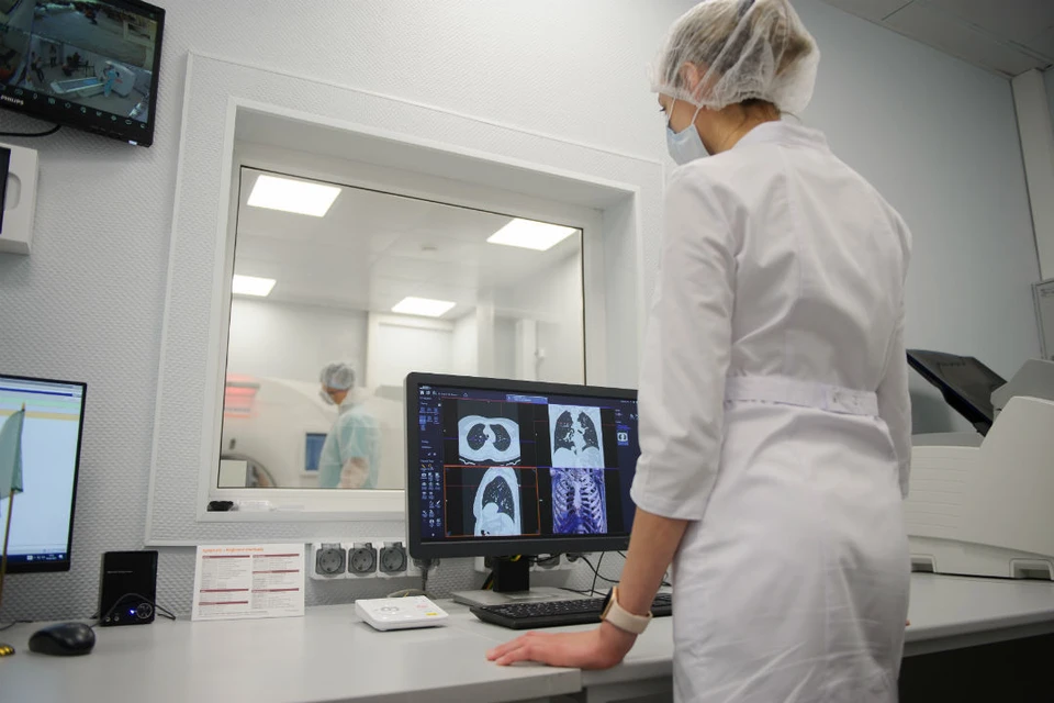 Более трех тысяч жителей области переносят коронавирус с осложнением - пневмонией.