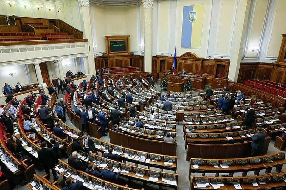 Оппозиция в Верховной раде обвинила Зеленского в потворстве националистам