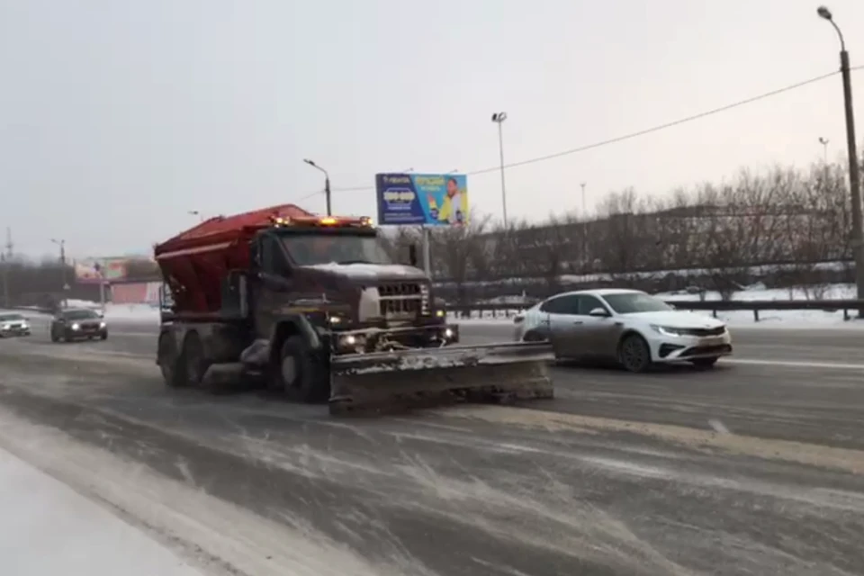 Горожане пожаловались, что пыль поднимается из-за техники на дорогах Фото: администрация Челябинска