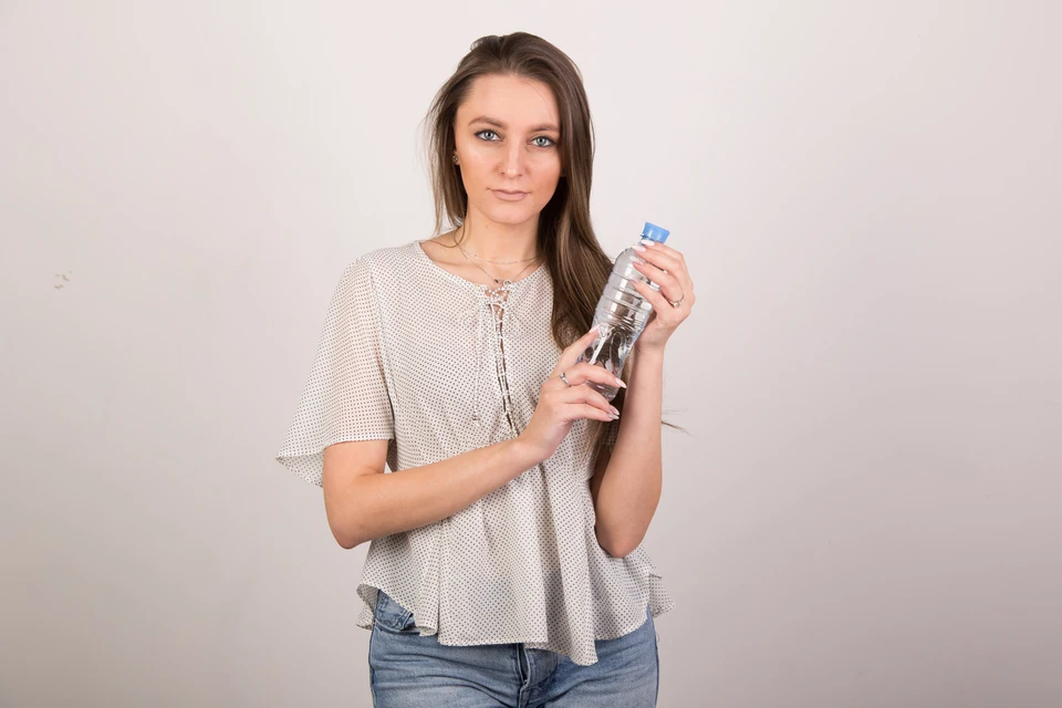 В Роскачестве назвали способы распознать опасную воду в бутылках