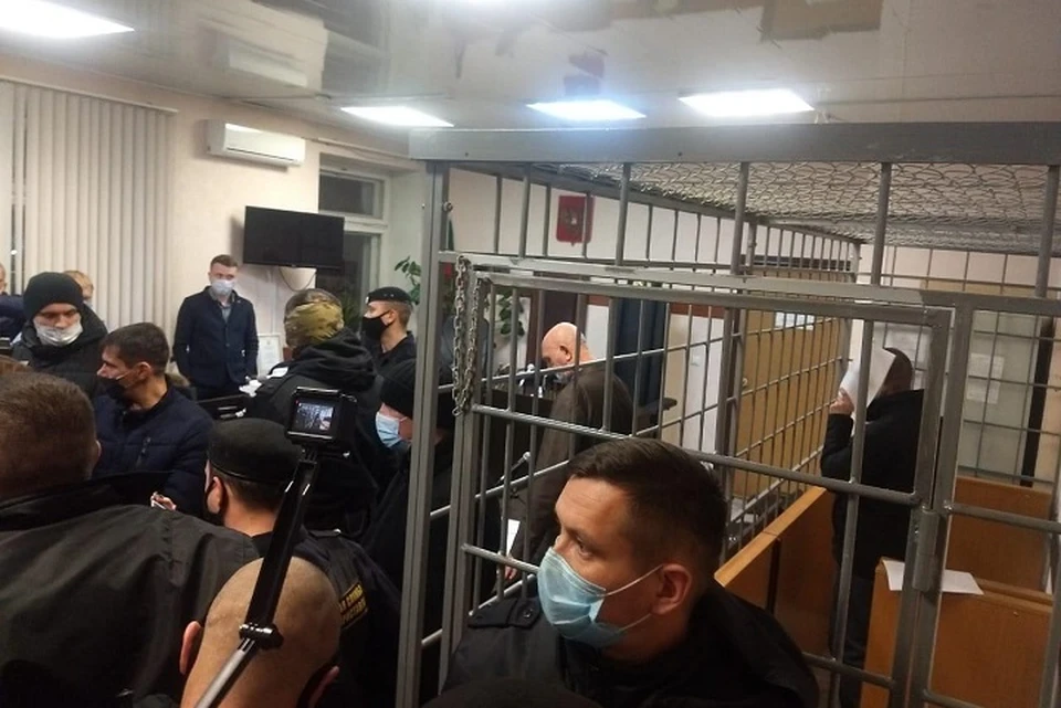 Во время суда Тагиров тщательно прикрывал свое лицо.