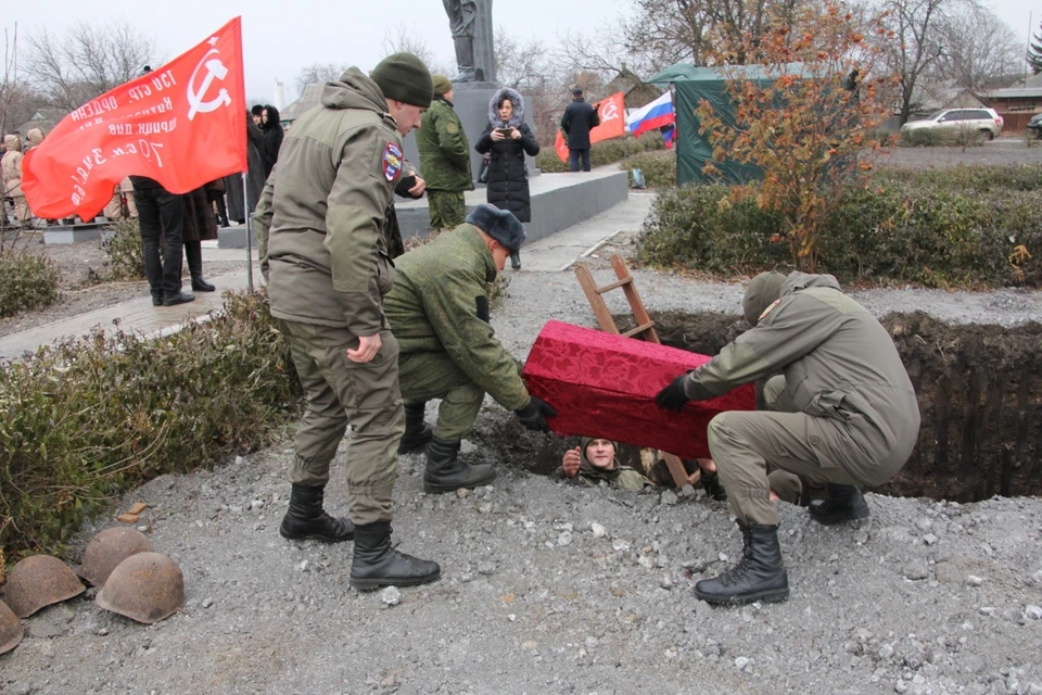 Церемония торжественного перезахоронения прошла на месте Мемориала «Группа братских и одиночных могил советских воинов»