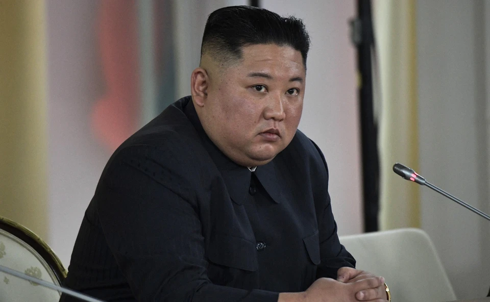 Сестра Ким Чен Ына обратилась с угрозами главе МИД Южной Кореи из-за коронавируса.