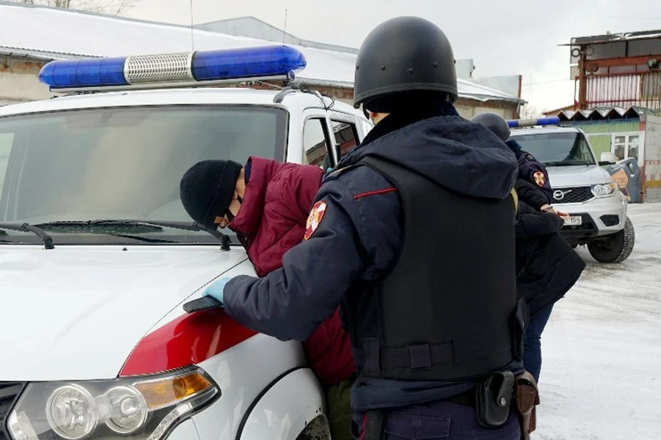 Росгвардейцы нашли воров по следам на снегу. Фото: Росгвардия