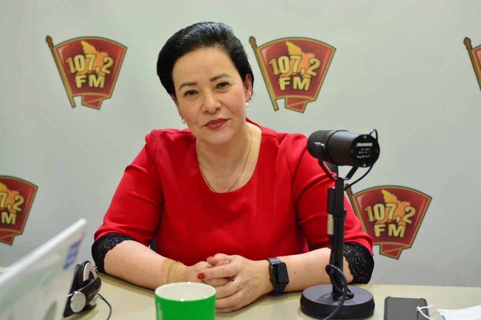 Елена Дятлова впервые пришла в студию радио "КП" в статусе главы городской администрации.