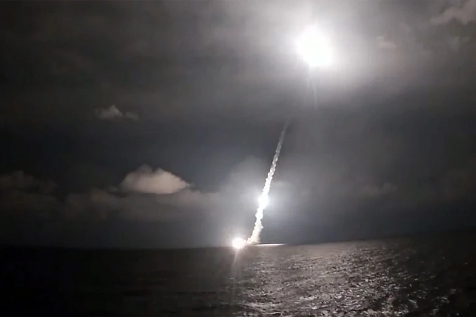 Залповый пуск ракет выполнялся из подводного положения из акватории Охотского моря