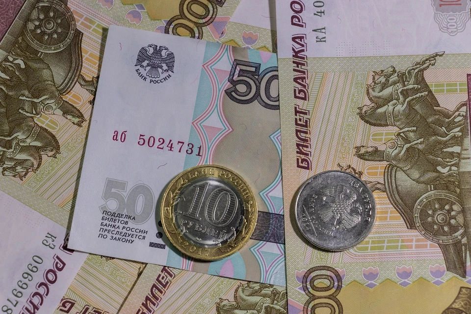 Новоуренгоец лишился крупной суммы, заснув во время застолья