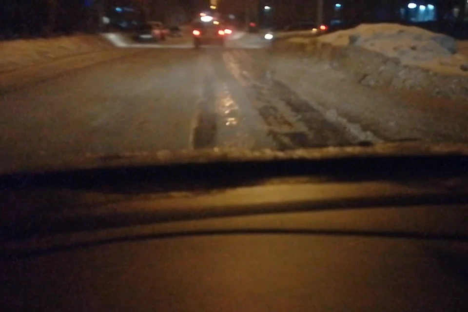 В Кемерове в мороз затопило целую улицу. Фото: Анна ПОЗОЛОТИНА