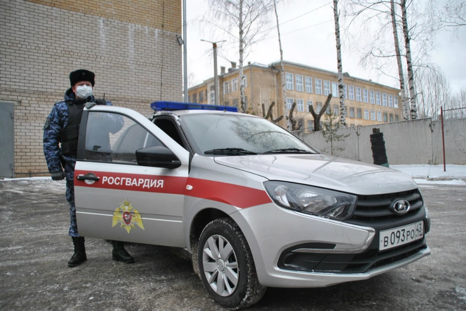 Мужчину задержали сотрудники Росгвардии, которым такой набор вещей показался странным. Фото: vk.com/club150428796