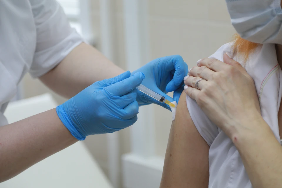 Пожилым россиянам дали рекомендации перед вакцинацией от коронавируса