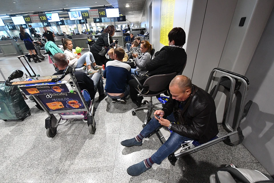 Изменения в графике вылета и прилета рейсов из аэропорта Домодедово наблюдались несколько часов