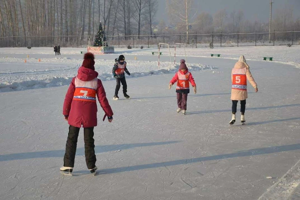 В новогодние праздники в Кузбассе работает более 200 катков. Фото: Пресс-служба АПК