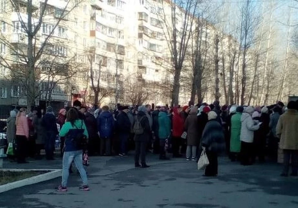 Пенсионеры активно обсуждают добавки к выплатам. ФОТО: Архив "КП"