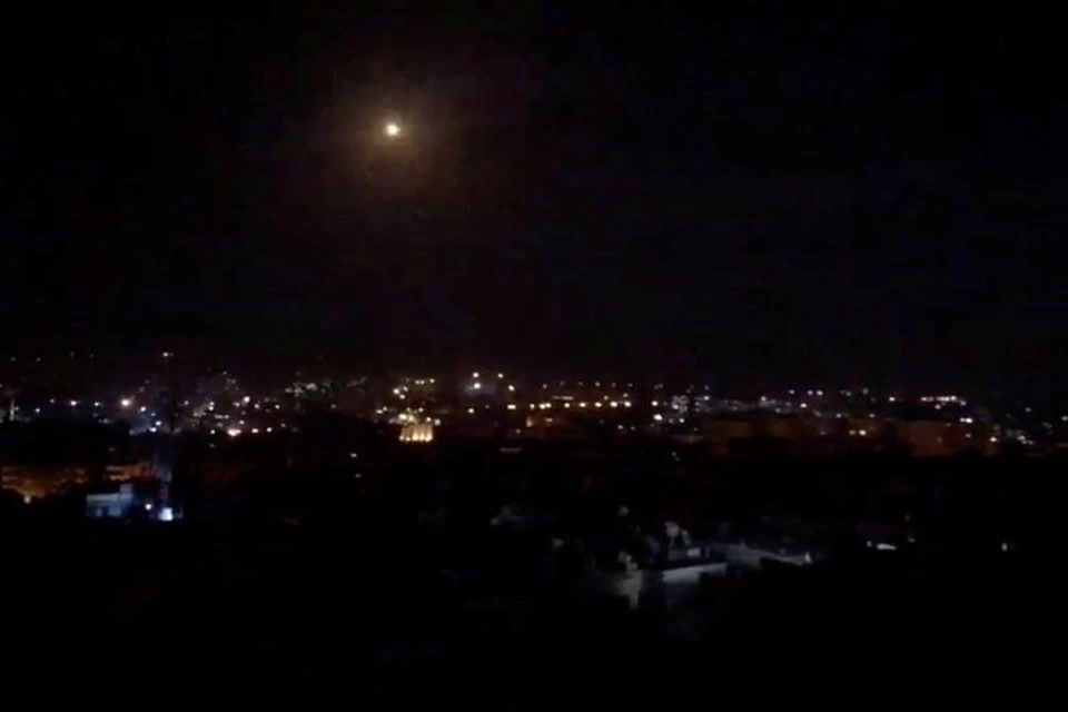 Системы противовоздушной обороны (ПВО) Сирии отразили ракетную атаку в небе над Дамаском