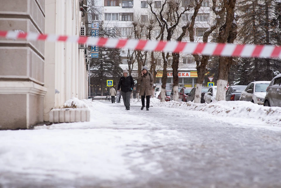 Губернатор поручил главам городов взять под личный контроль очистку крыш