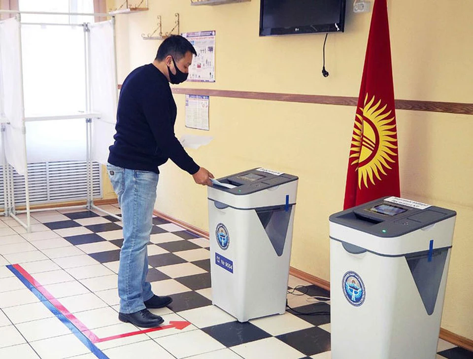 10 января кыргызстанцы выбирают президента и форму правления.