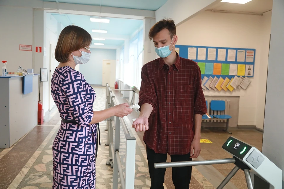 Конец дистанционке: красноярские школьники вернулись за парты