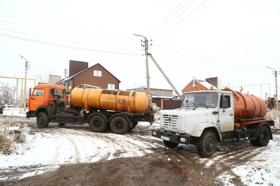 В Астраханской области устраняют крупную канализационную аварию
