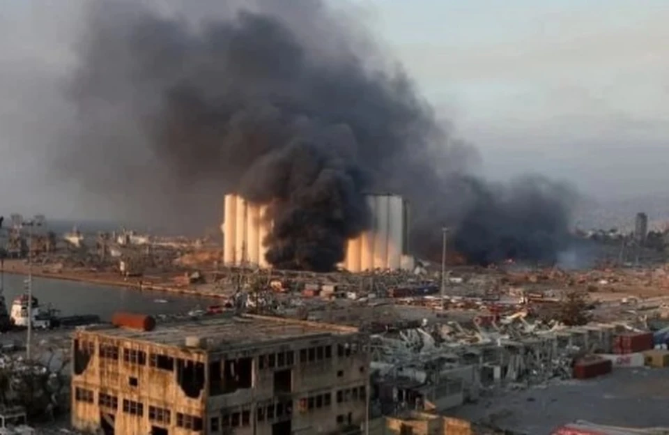 Взрыв в районе порта Бейрута