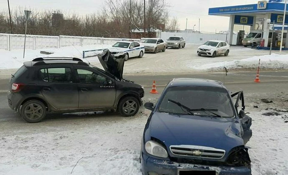 В Тюмени три человека пострадали в ДТП.