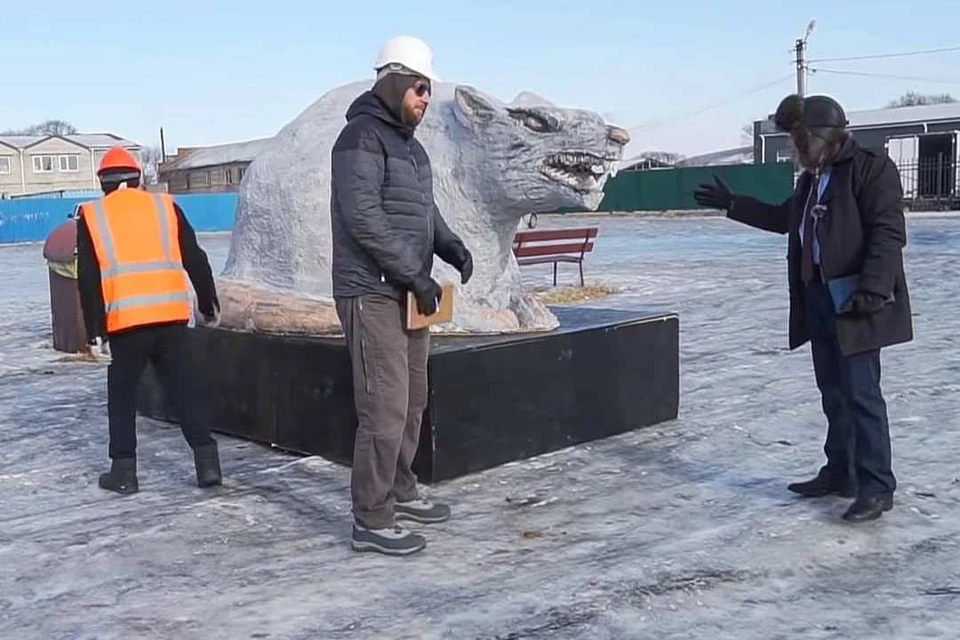 "Памятник" крысе в Уссурийске сделали специально для съемки сюжета про Наливкина. Фото: instagram.com/barakuda_usk