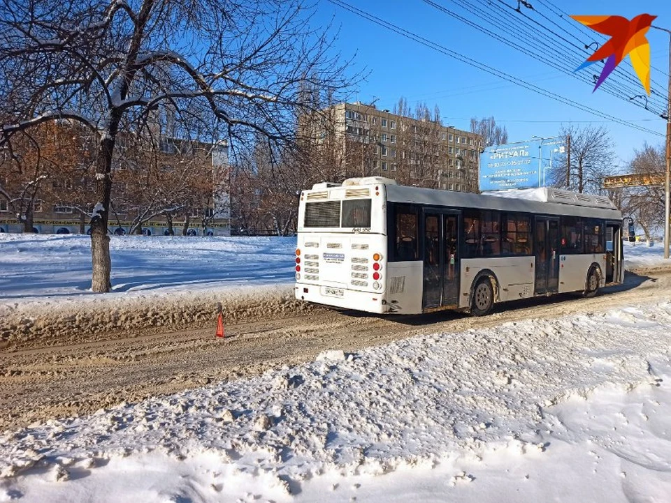 23 автобус челябинск. 53 Автобус Саратов.