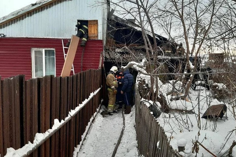 В пожаре в Ачинске погибли три человека. Фото: ГУ МЧС России по Красноярскому краю