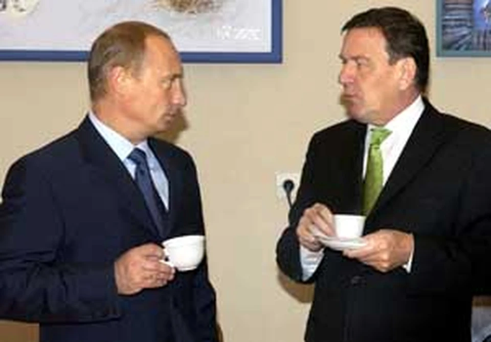 - Ну, что, Герхард, по кофейку?<br>- Разве что для начала...