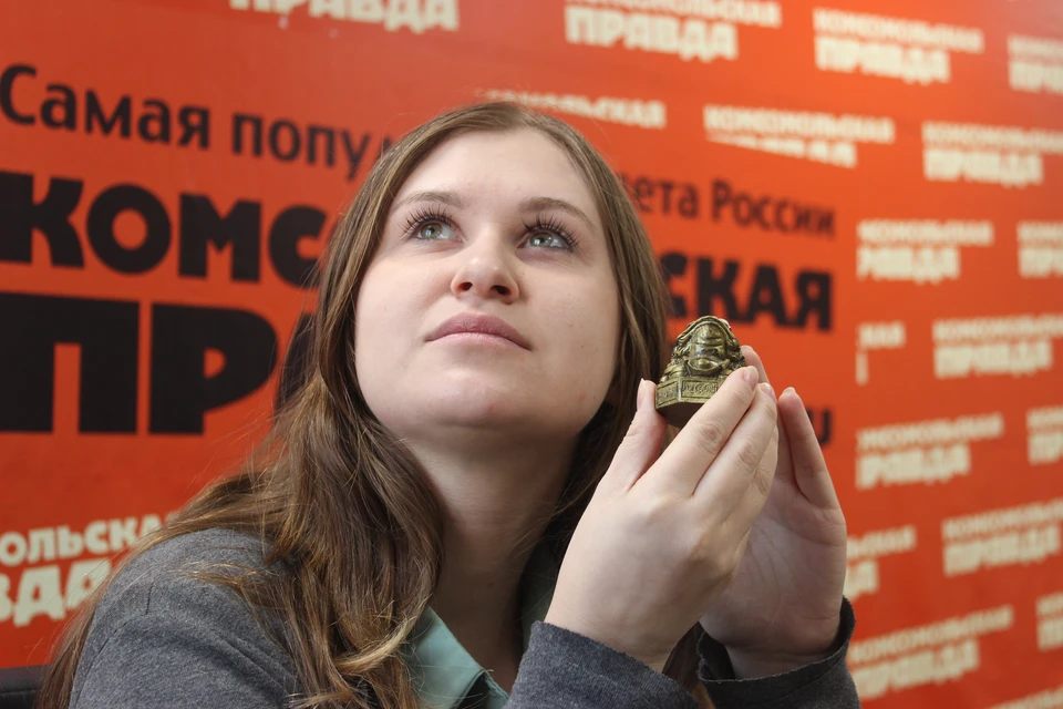 Журналист «Комсомолки», потирая живот денежной жабы, с надеждой смотрит в богатое будущее