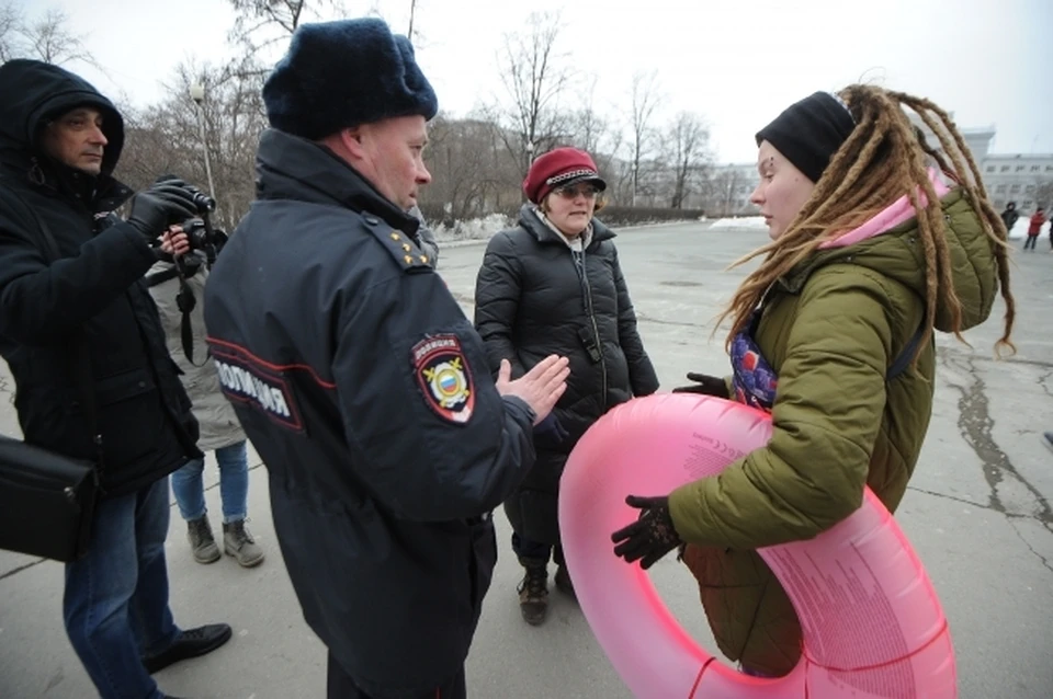 Ранее активистам томского штаба Алексея Навального вручили предостережение об участии в митинге.