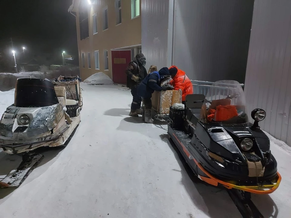 В Якутии спасатели в мороз -53 эвакуировали на санях больного человека ФОТО: ГБУ РС(Я) «Служба спасения РС(Я)»