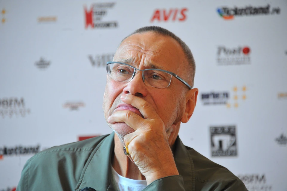 Кончаловский получил "Золотого орла" за лучшую режиссуру.