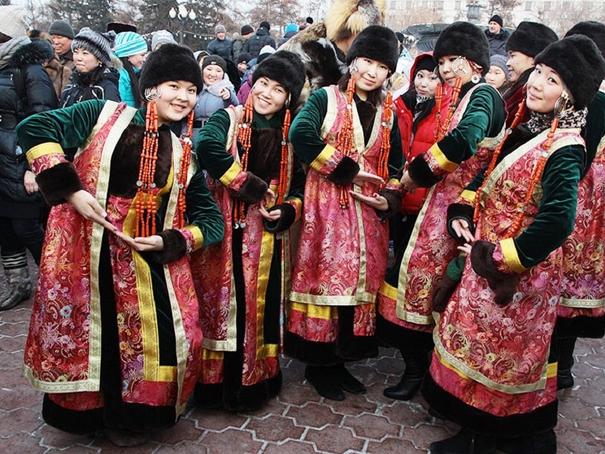 Бурятский новый год число. Буддийский праздник Сагаалган. Праздник буддистов Сагаалган. Празднование Сагаалгана в Бурятии. Буддийские праздники новый год.