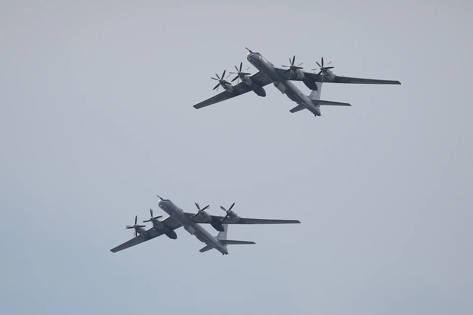 Российские Ту-142МЗ выполнили плановый полет рядом с Аляской