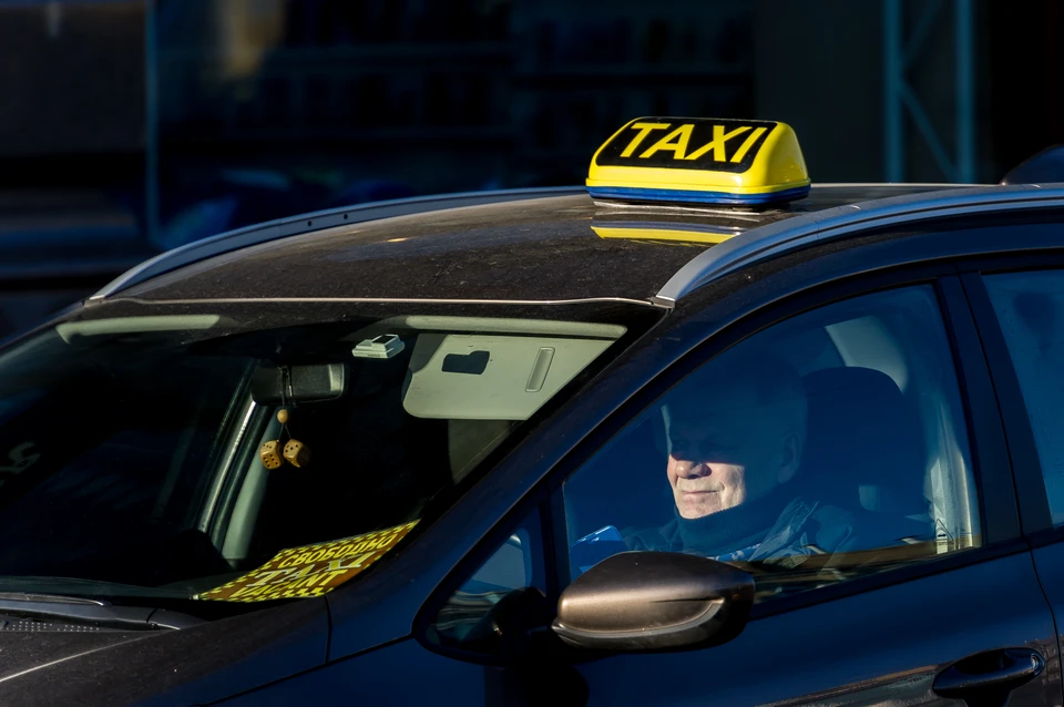 В Петербурге перевозить в такси инвалидные коляски можно будет бесплатно