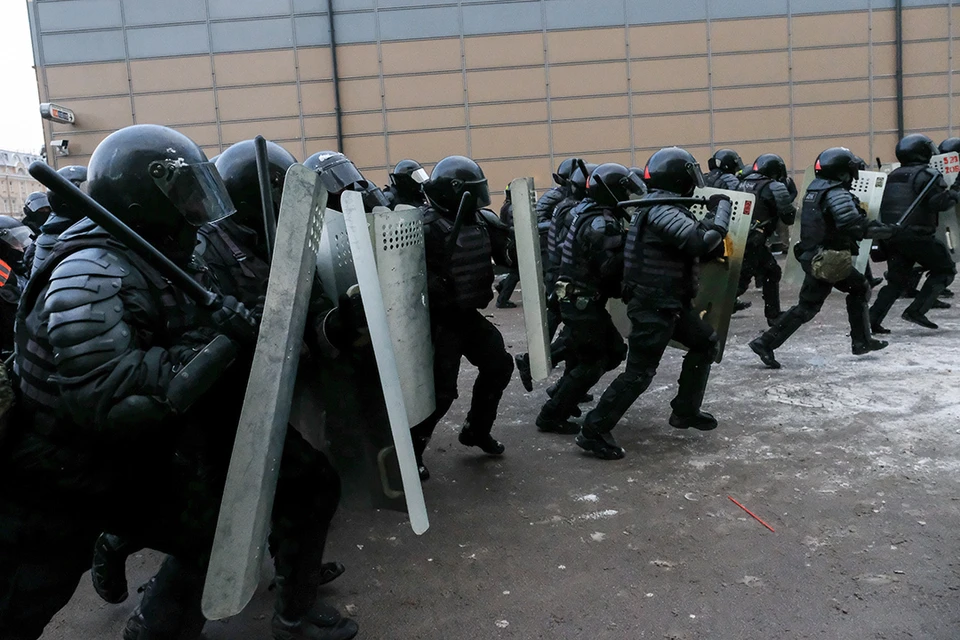 Школьница была доставлена в полицию с незаконной акции протеста.