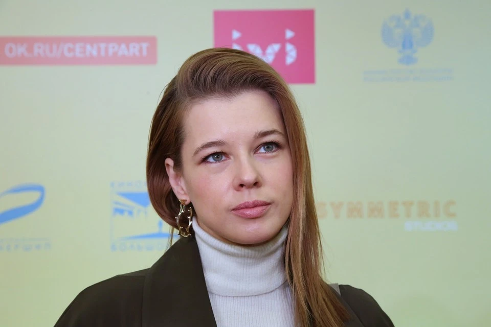 Популярная российская актриса провела детство в Инте, где прожила до 13 лет. А потом уехала с родителями в Пермь.