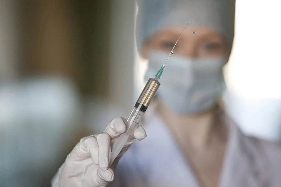 Коллективный иммунитет в России появится в сентябре, считает вирусолог