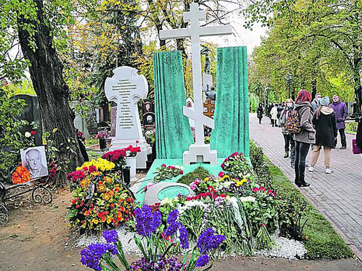 Новодевичье кладбище могилы Жанны Фриске
