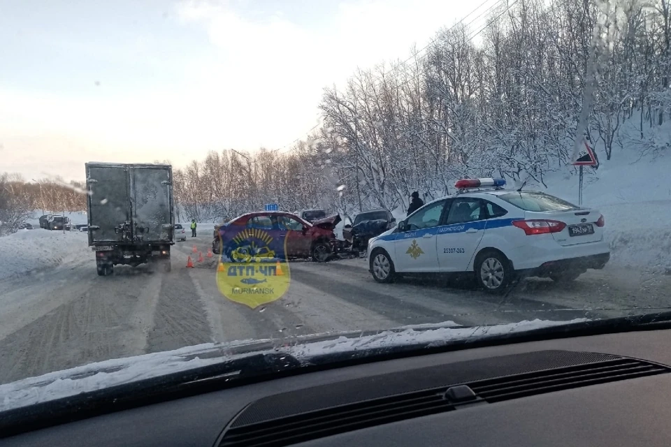 Все обстоятельства аварии уточняются. Фото: "Мурманск ДТП ЧП"