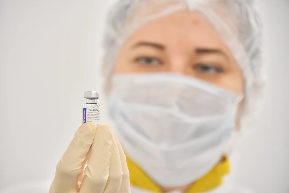 В Мурманскую область привезли новую партию вакцины от коронавируса.