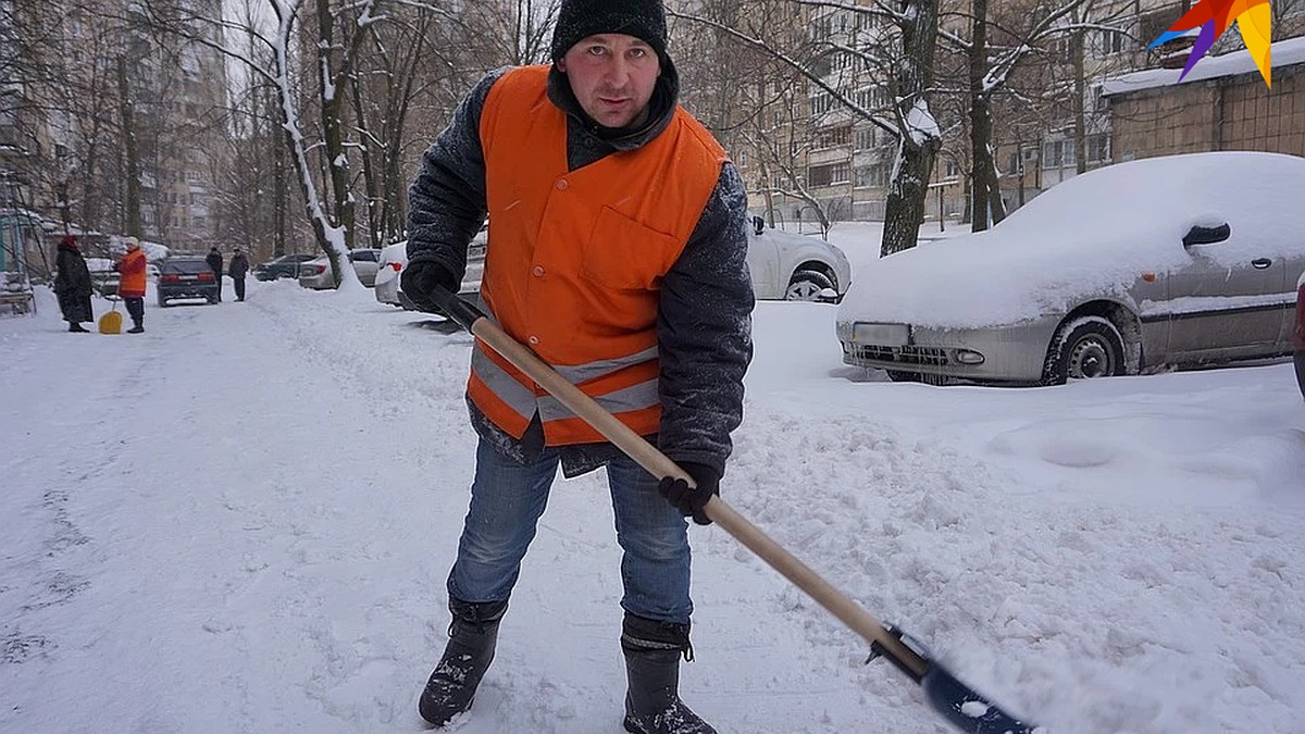 Что делать, если в вашем дворе не убирают снег: публикуем инструкцию для красноярцев