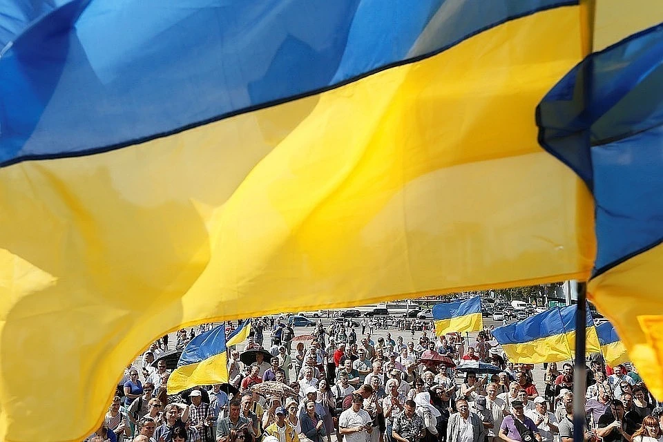 Украина ввела санкции против пяти россиян и трех украинцев