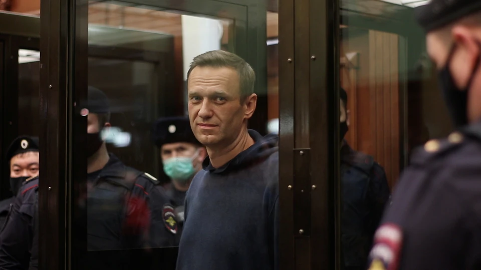 Прокурор Екатерина Фролова напомнила судье, что Навальный более 50 раз нарушал испытательный срок