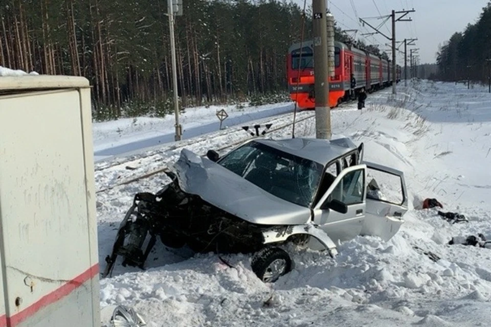 В аварии погибли три человека: две женщины и мужчина.