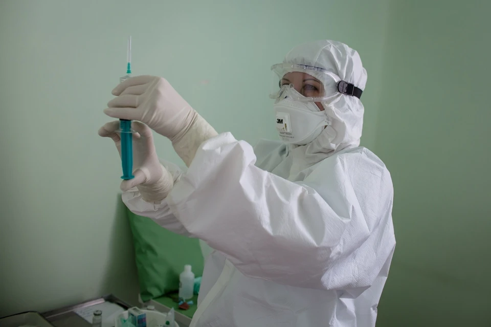 Врачи уже как год борются с пандемией коронавируса
