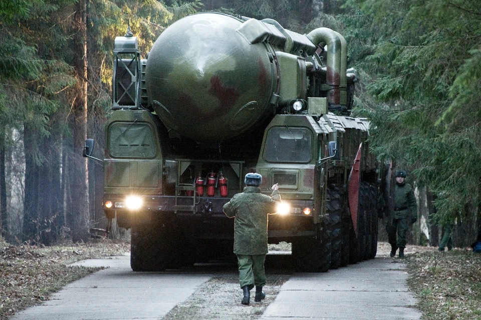 Российская военная доктрина допускает первое применение ядерного оружия, если на карту поставлено выживание государства и его вооруженных сил